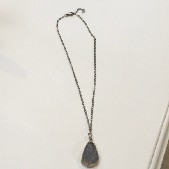 Necklace With Quartz Stone on Silver Color Chain - Picture 2 of 4